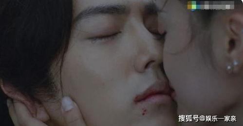 吃瓜单膝跪,揭秘娱乐圈神秘瞬间