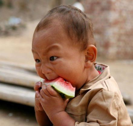 英国吃瓜男生,揭秘校园里的趣味生活片段