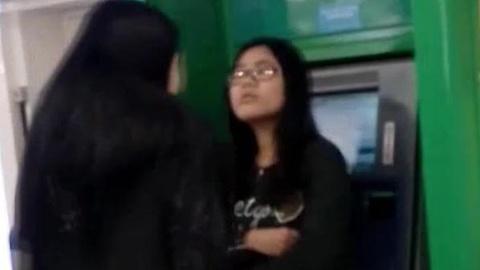 黑衣眼镜妹吃瓜,揭秘娱乐圈幕后真相