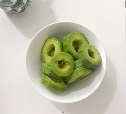 猫吃羊角蜜瓜,羊角蜜瓜的奇妙之旅